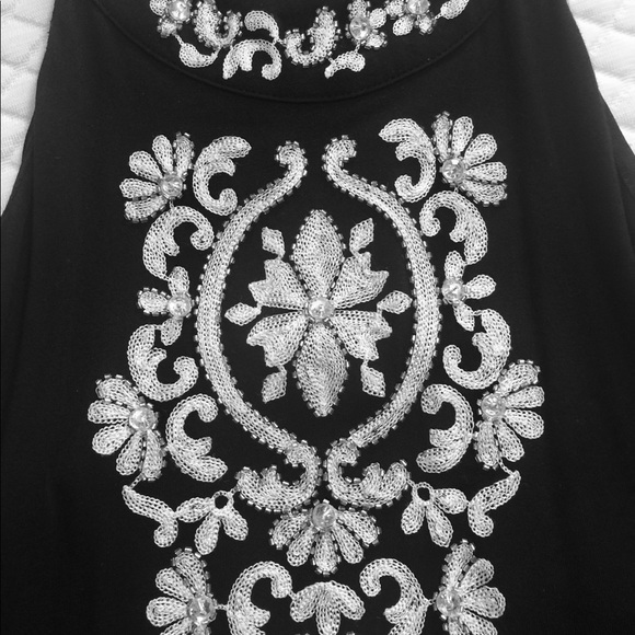 Gorgeous!Black&white embellished dress with t-back - Picture 3 of 3
